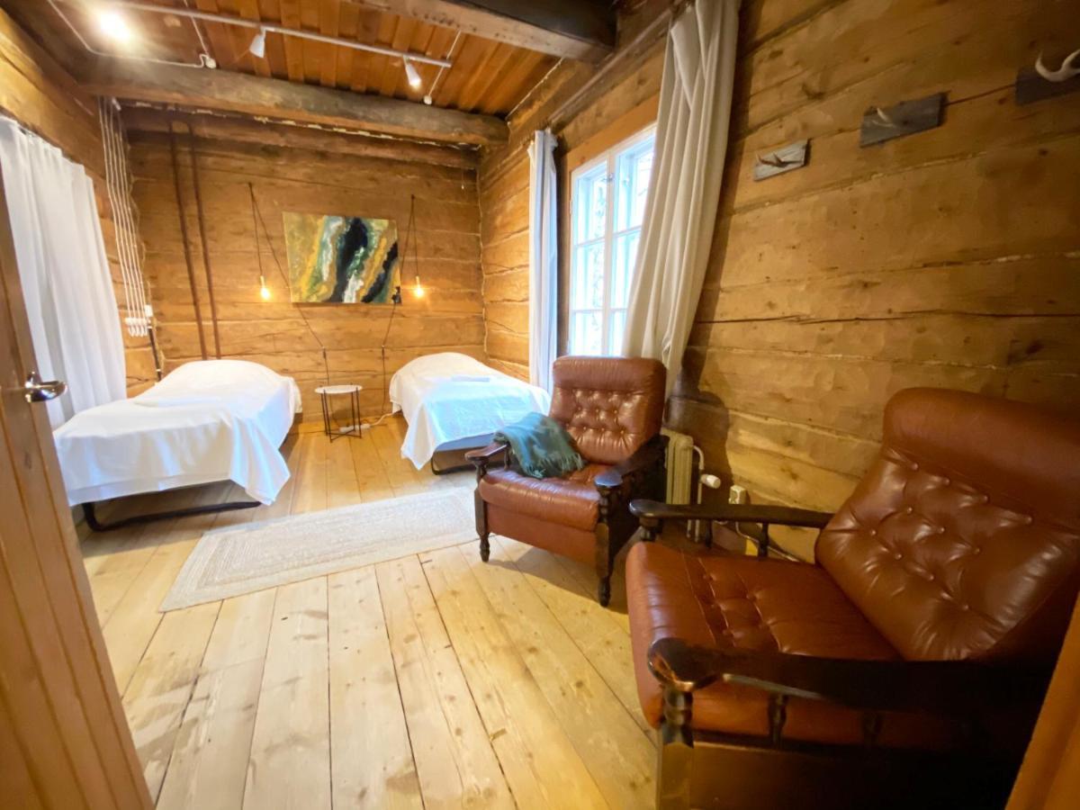 Отель Lauri Historical Log House Manor Рованиеми Экстерьер фото
