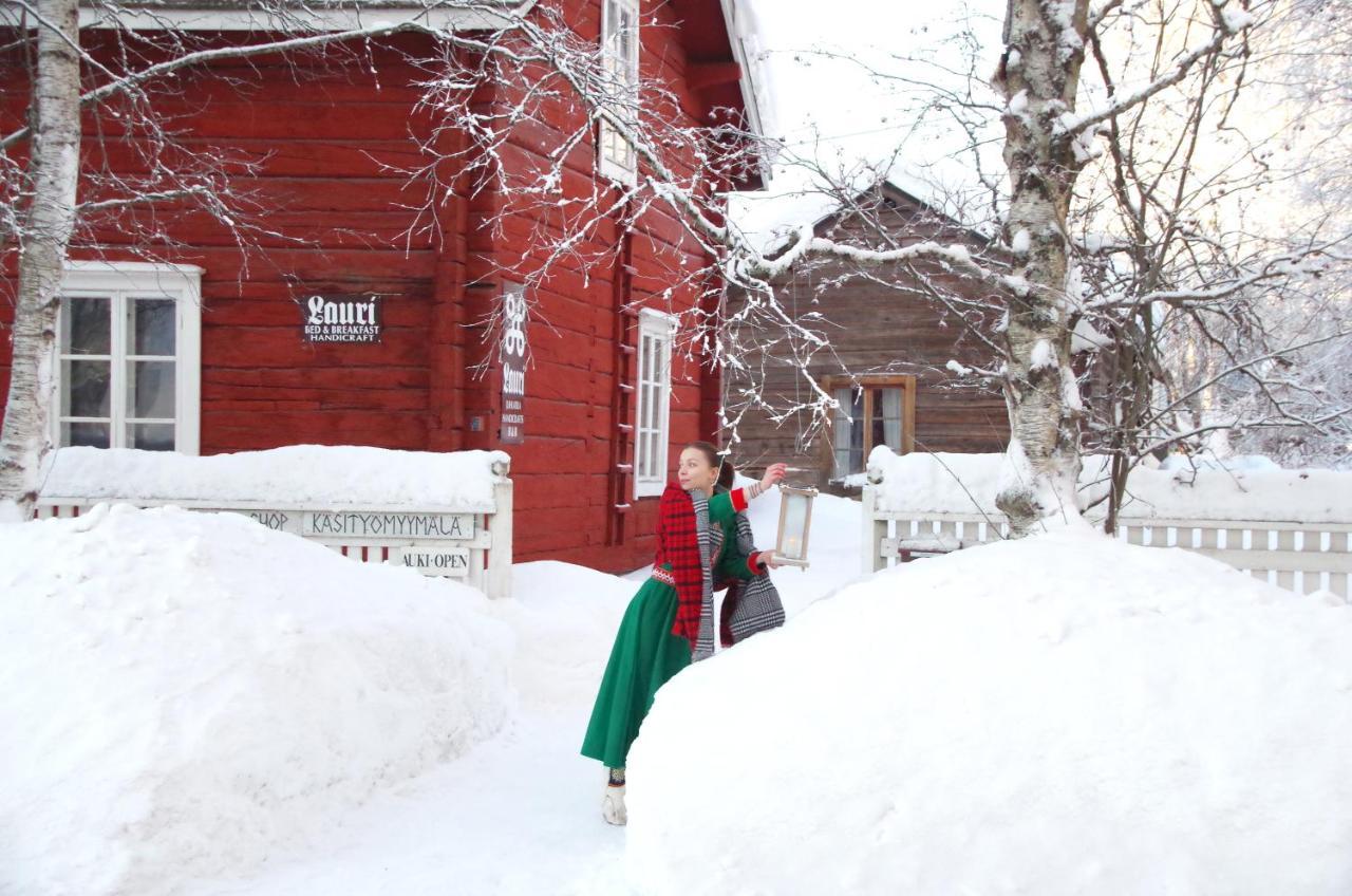 Отель Lauri Historical Log House Manor Рованиеми Экстерьер фото
