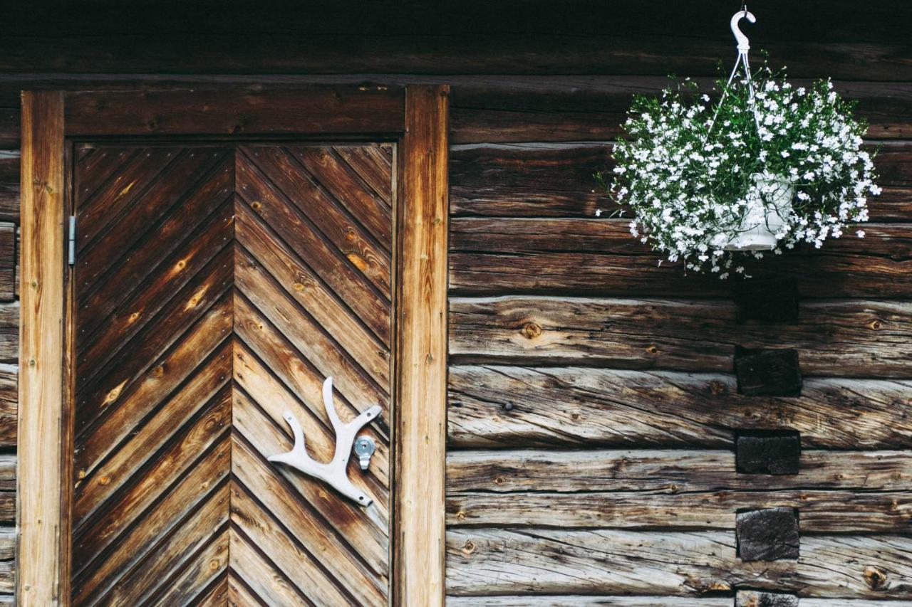 Отель Lauri Historical Log House Manor Рованиеми Экстерьер фото