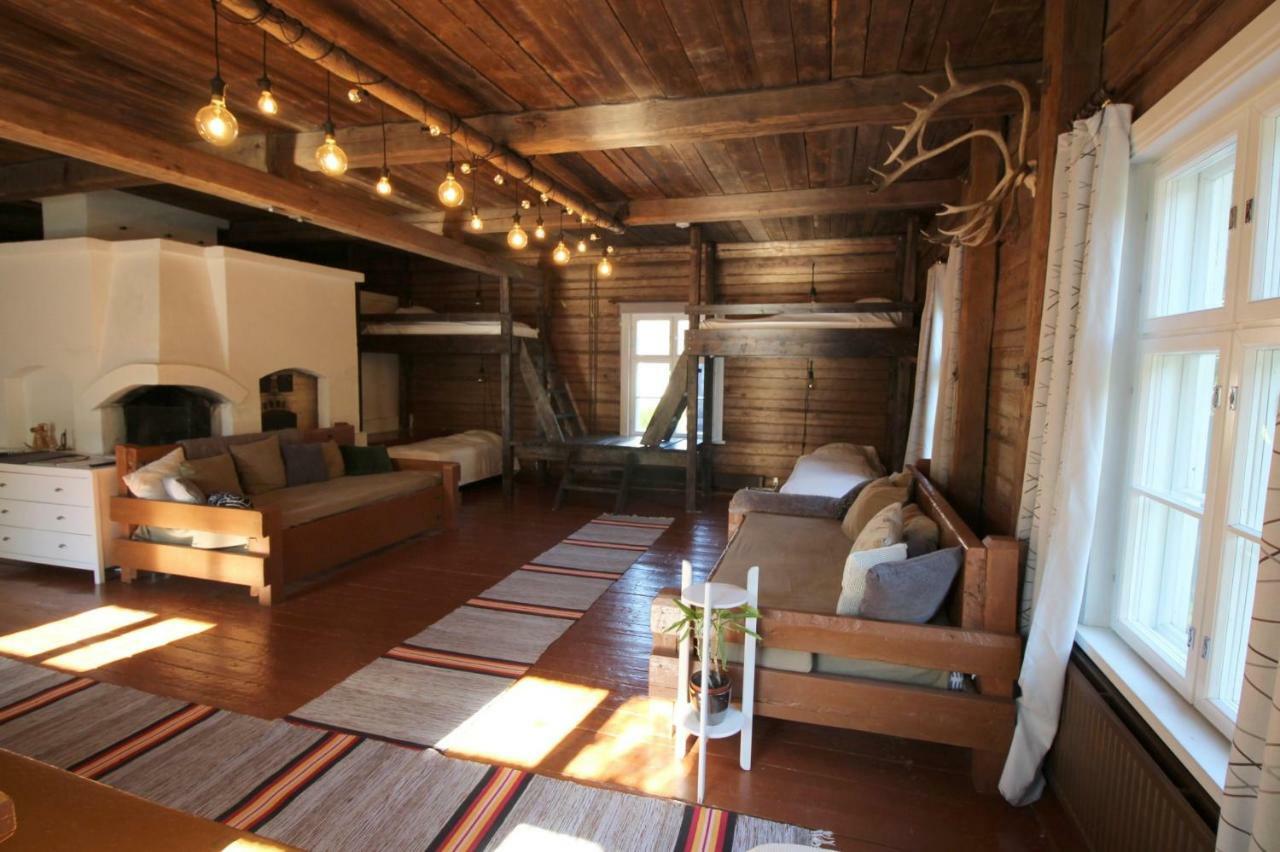 Отель Lauri Historical Log House Manor Рованиеми Экстерьер фото
