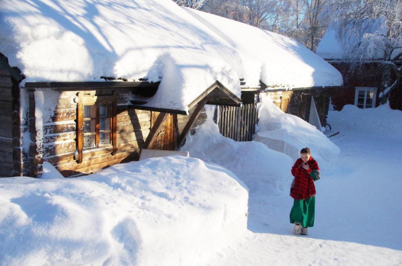 Отель Lauri Historical Log House Manor Рованиеми Экстерьер фото